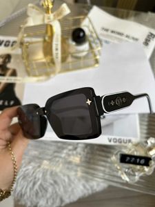 Modedesigner Lou Vut Luxury Cool Solglasögon 2023 New Box Women's Polarized High Definition Small Frame UV Resistant