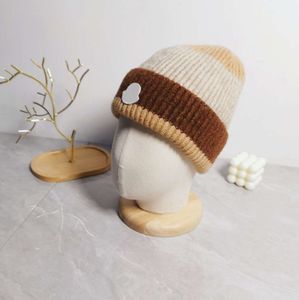 Moda Tasarımcı Şapkalar Erkek ve Kadın Beanie Şapkalar Kafatası Kapakları Sonbahar/Kış Sıcak Örgü Şapkalar Elastik şapka kayak markası şapkalar lüks sıcak şapkalar örme şapkalar yüksek kalite 0015