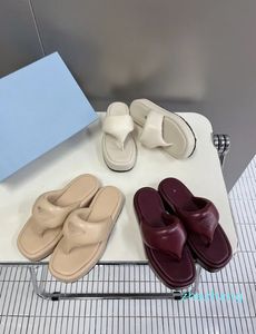 Designer2023 Summer Designer Women Slippers-Chubby Series Ultra-Soft Lambskin Loafersサイズ35-40自宅での毎日の摩耗に適したエレガントなユニークなスタイル