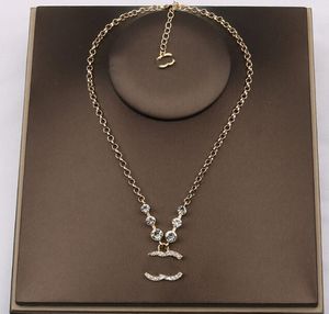 10 Farbe Gold Silber Luxus Designer Anhänger Halsketten Kupfer Kristall Perle Strass Halskette 18 Karat vergoldet Frauen Jewerlry Zubehör Geschenk