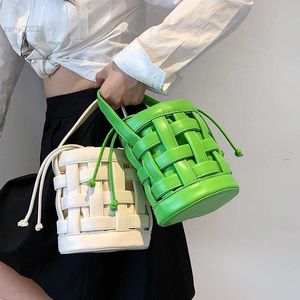 숄더백 브랜드 여성용 짠 버킷 가방 고품질 가죽 어깨 가방 귀여운 지갑과 핸드백 디자이너 크로스 바디 백 고급 가방