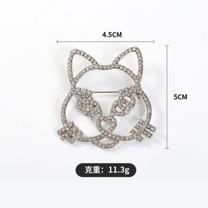 Spilla a doppia lettera C Nome Marchio Designer di lusso Gatto tempestato di diamanti Spilla Spilla Spilla da uomo e da donna Spilla da abito stile moda Accessori per gioielli