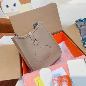 Kadın tasarımcı çanta içi boş out harfleri omuz crossbody çantaları klasik tote cüzdanlar gerçek deri çok renkli kutu