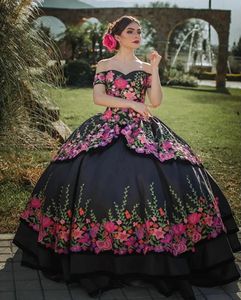 Haftowe kwiatowe sukienki Quinceanera Charro meksykański koronkowy gorset z ramią