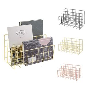 Förvaringshållare rack Nordic Metal Basket Minimalist Book Organizer Office Desktop Sundries Holder Rose Gold Spaper Magazine Rack 230418