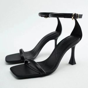 Sandaler za kvinnor mode svarta sandaler ankel spänne sommar kvinnliga sandaler damer sexiga stilettos skor elegant fest prom häl skor 230418