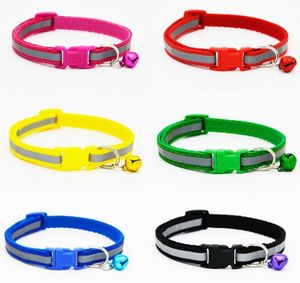 Pet Cat Collar Products för små valpar Pet Dog Collage Bell justerbar spänne koppel dogcollar sele chihuahua 014467653