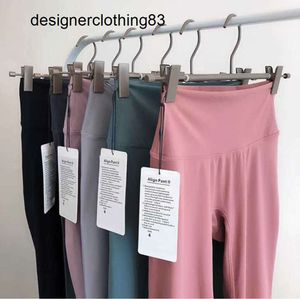 Heißer Verkauf Yoga Leggings Designer Nackt Gefühl Hohe Taille mode brach Frauen Atmungsaktive Workout Nahtlose Scrunch Gym Legging