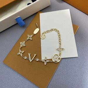 chain multicolor accessories Luxury Designer Elegant Gold and Silver Bracelet Fashion Women's Letter Pendant Clover Bracelet Wedding Special Design Jewelry