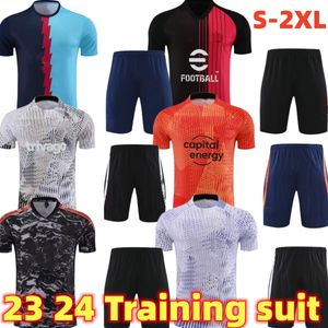 23 24 Tuta da uomo TRAINING Madrids TRACKSUIT maglie da calcio BENZEMA MODRIC VALVERDE Madrides chandal futbol survêtement pantaloncini da calcio maniche set