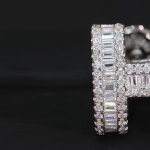 Mini brincos pop charme para mulher designer 925 prata diamante T0P contador mais alto materiais avançados estilo clássico cristal presente de aniversário de luxo 010