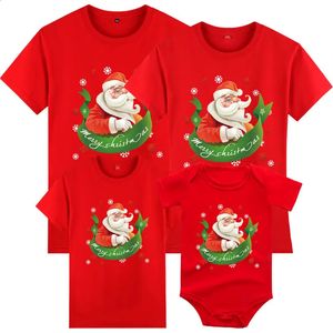 Family Matching Outfits Christmas Clothes Mother Father Daughter Son Baby T shirt Parent child Red Santa Year Gift 231118