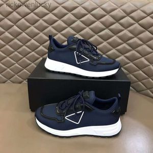 Praddas pada prax prd män skor skor mode mjuk löpning kalv sneakers Italy Classic Blue Black White Low Top Elastic Band Calfskin Designer Casuals Basketb