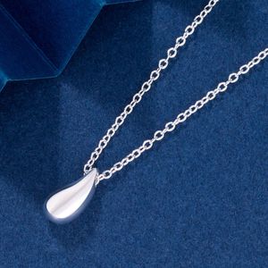 Personalized Necklace T V Versatile Droplet T Gold Shaped Pendant Simple Light Collar Chain for Women ersatile