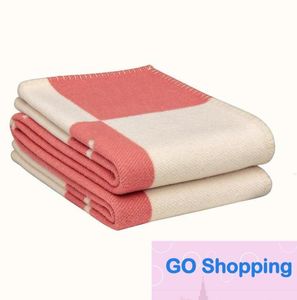 Lettere Designer coperta morbido Sciame di sciarpa di lana a scialle portatile Assistenze divano a quadri di divano letto in pile a maglia coperta in fabbrica di fabbrica