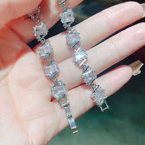 2023 New Designer Ring Charm Bracelets Exquisite and Highend Heavy Duty Irregular Geometric Diamond Shaped Zircon Belt Buckle Bracelet Light Luxury Fashion j 6b18