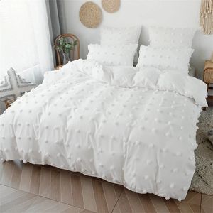 Juegos de ropa de cama Artesanías de alta calidad con Furball Juego de funda nórdica para cama doble 220x240 Edredón y funda de almohada King Size Queen con mechones 231118