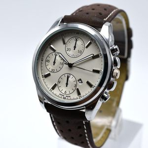Luxury leisure quartz watches, men's watches, people who wear watches are more careful.