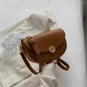 Bolsas de noite Moda Saco de couro simples de couro para mulheres 2023 Mensageiro de ombro sólido Mensageiro de ombro Viaje pequenas bolsas e bolsas saco