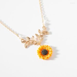 Choker Girl Accessorie Style Creative Fashion Pearl Sun Flower Necklace Temperament Sunflower Pendant For Woman Jewelry Short Chain