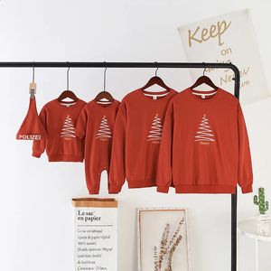 Família combinando roupas pai filho inverno roupas de natal para todo o pulôver vermelho hoodies pai mãe filha filho moletons 231118