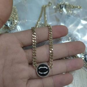 Designer clássico colar moda mulheres colares 18k banhado a ouro prata c letras pingente de cristal colar de festa de casamento jóias