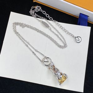 2023 New luxury Classic Brand Pendants Rabbit necklace Personality Necklaces Gold Silver Rose gold simple Fashion For Women Valentine's Day Party jewelry Gift