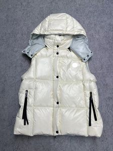 Winter Hooded Women Down Vest 패션 디자이너 여성 Gilet Chest Badge Women Gilets 야외 캐주얼 따뜻한 복 조끼 크기 0-2