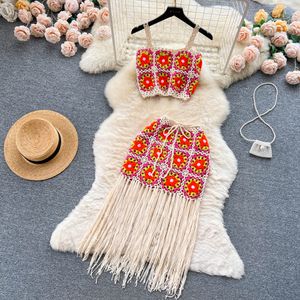 Dwuczęściowa sukienka pusta czeskie zestawy plażowe Kobiety Pasek Kwiatowy Krótki Camisole+Sheer Długie Spódnica Dzianinowe wakacje Dwa kawałki garnitury 2024