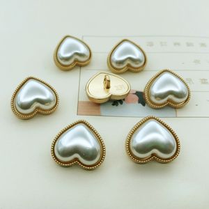 Metall Pearl Heart DIY Sewing Button For Shirt Coat Sweater Cardigan Heart Clothing Buttons 18mm