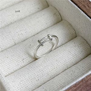 2023 Nya designer ringband ringer hela kroppen S925 Sterling Silver Smooth Cylindrical Push-Pull Lovers Japan och Sydkorea Simple Poud Finger Head Jewelry 9QJN