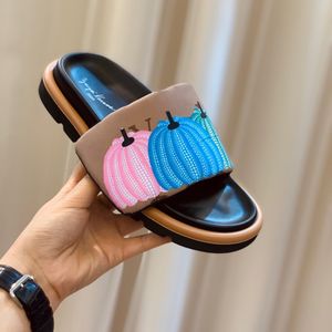 مصمم حذاء شبوب سليبر رندل النعال وسادة البغال الصنادل الفاخرة العلامة التجارية جلدية حقيقية flip flops slide أحذية أحذية أحذية غير رسمية بحلول عام 1978 W283 003