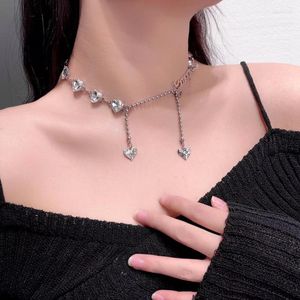 Kedjor strass bokstav lapptäcke halsband för kvinnor hjärtan hänge halsband kvinnlig trend hals silver färg koreansk modeflicka gåva
