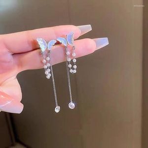 Dangle Küpeler Japonya ve Güney Kore Kelebek Mozaik Rhinestone Simüle-Pearl Premium Doku Işık Lüks Uzun Püskül