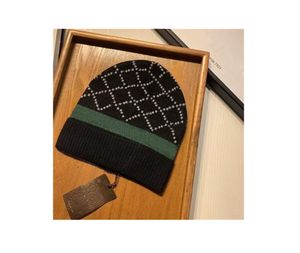 Tasarımcı Şapka Moda Erkek Tasarımcıları Bonnet Kış Beanie Örme Yün Şapkası Plus Velvet Kapak Kafesaları Daha Kalın Maske Saçak Beanies Şapkalar SS0