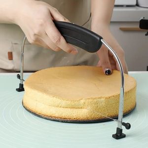 1 pezzo, Livellatore per torta regolabile, Affettatrice per torta in acciaio inossidabile, Coltello per torta in filo metallico con manico in plastica, Utensili da forno, Gadget da cucina, Accessori per la cucina, Articoli per la cucina di casa