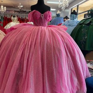 Gül kırmızı kapalı omuz parıltılı quinceanera elbise hacimli boncuklar payetler vestidos prom vestidos de baile tül özel yapım elbisesi