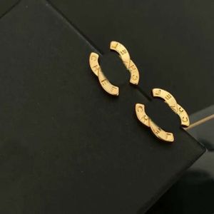 Simple Fashion Earrings For Women Ears Stud High-Quality Letter Earring Studs Jewelry Wedding Party Gifts s