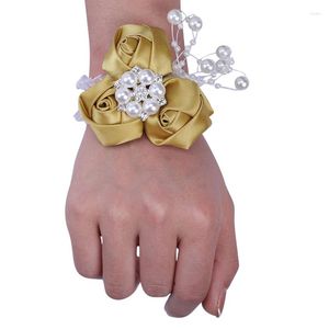 Dekorativa blommor 2023 Brud- och brudtärna handledskorsning Elastisk armband Rhinestone Rise Rose Handmased Party Wedding Props SW050S