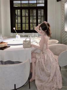 Lässige Kleider Sommer sexy Rückenless Langes Kleid für Abendparty elegant ärmellose Halfter Lady Pink Clothes Fashion Chic Verbandfesta