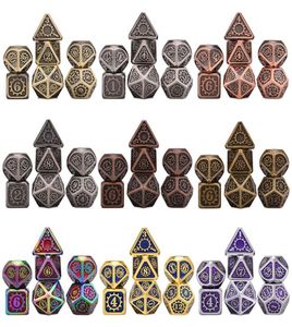 Kostki mechaniczne dla DND Tabletop RPGS Games 7pcsset metalowe kostki z woreczkach D4 D6 D8 D10D12 D202736341