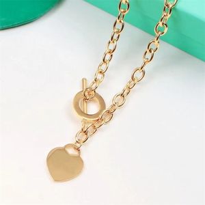 braccialetto di lusso collana di design braccialetto di design donna collana di lusso di design set di gioielli in acciaio al titanio regalo di San Valentino cuore di spedizione gratuita Squisito