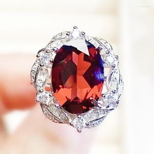 Ringos de cluster Red de granada vermelha real anel de estilo 10 mm 7ct pedra preciosa 925 jóias finas de prata esterlina Mulheres x23164