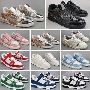 2024 Designer Trainer Sneakers Chaussures D? Contract? Es Black Men de Femme Plateforme Fashion Low Top Shoe Red Green Cuir Gummi Walking Outdoor Y6