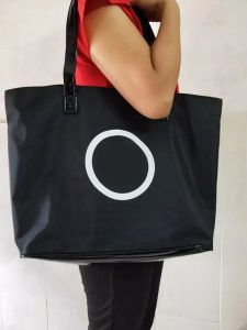 2023 Classic nero C Borsa a tracolla di stoccaggio di moda borse per la spesa di grande capacità balla per il tempo libero femminile per gli articoli di moda preferiti dalle signore regali VIP