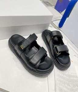 Yaz platformu terlik tasarımcısı kadın sandaletler moda katı leopar katırları moda flps nedensel plaj slaytları ayakkabı3643183