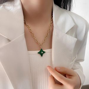 Colher de correntes colar de estrelas mulheres colares pingentes verdes Lady Lady Geométrica Jóias Meninas Moda Fashion Gold Silver Color Zinc Collares