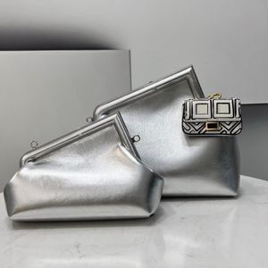 نساء أول لعبة Crossbody Clutch حتى حقائب رجال براءة اختراع مصمم جلدي أصلي حقيبة Luxurys حقيبة يد حقيبة حقيبة Satchel Hobo Pochette Mens Underarm أكياس الكتف الإدارية