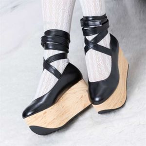 2023 New Black Thick Sole Platform Pumps女性クロスストラップロリータコスプレクリーパーハイヒールウェッジシューズカワイイウッドウェッジ230419