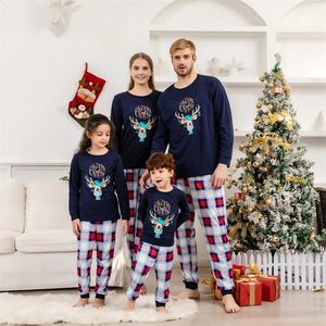 Aile Eşleşen Kıyafetler Mutlu Noeller Pijamalar Set Plagwear Ebeveyn Çocuk Pijamaları Giysiye Bakın Yılın Kostüm 2 Parça Takımları 231118